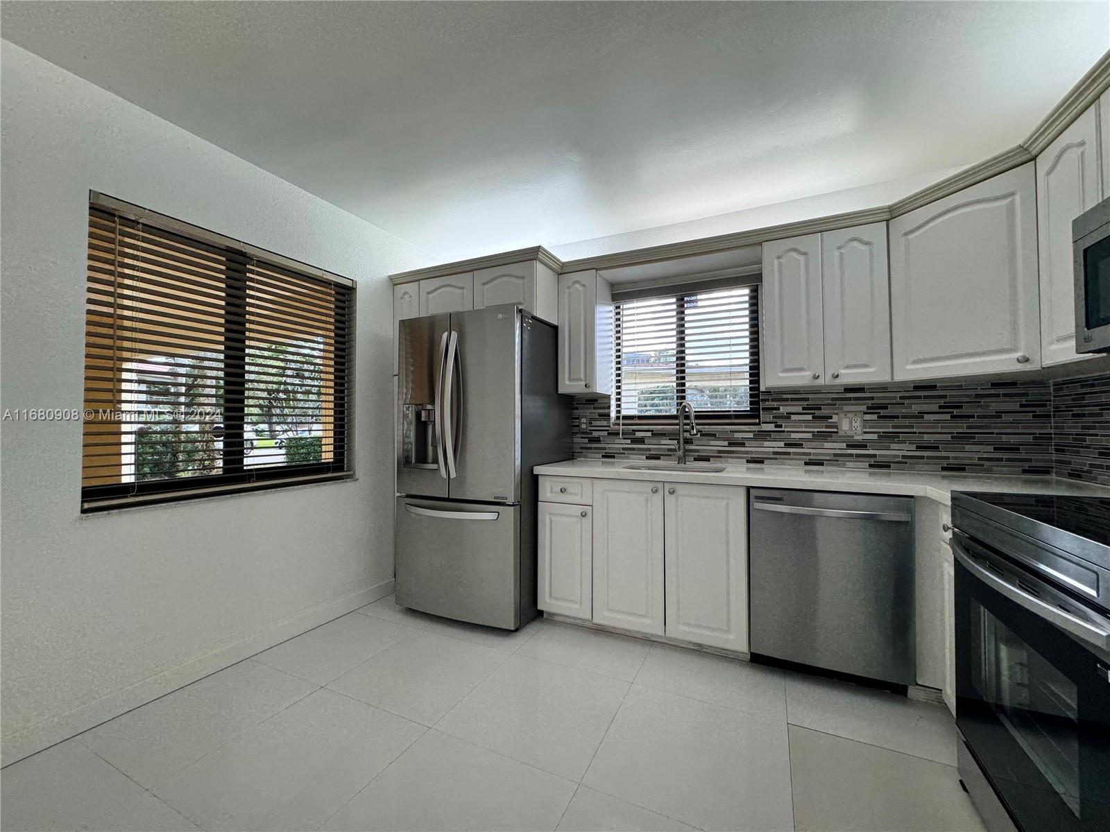 VILLAS OF BONAVENTURE AT - Residential