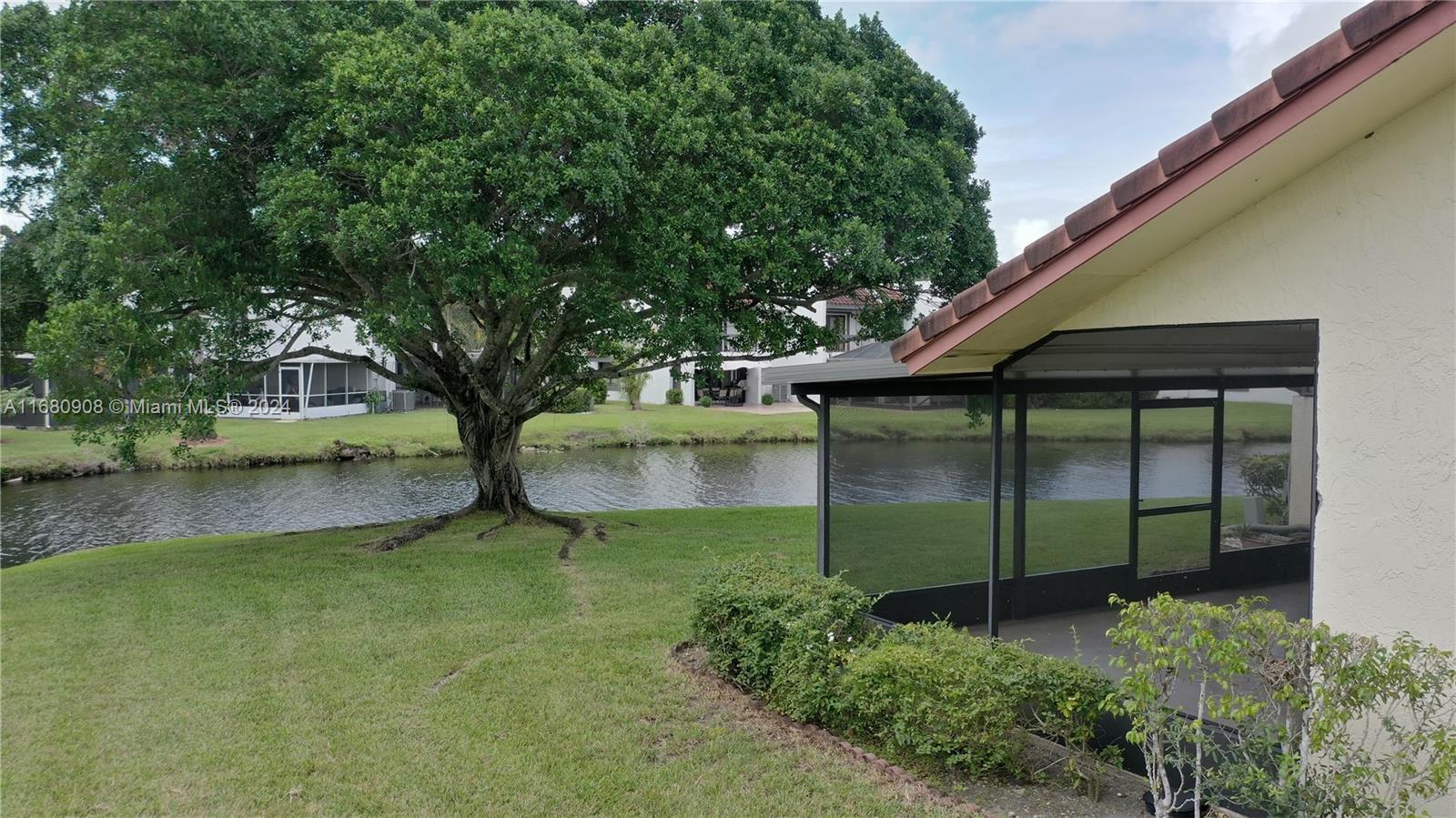 VILLAS OF BONAVENTURE AT - Residential