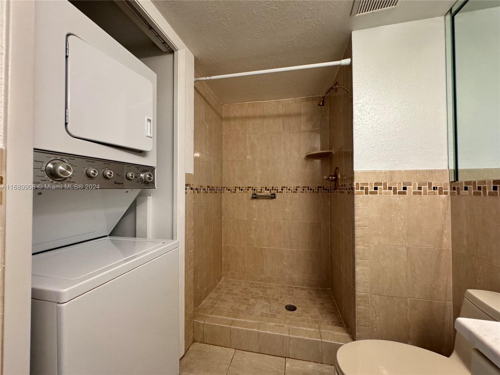 VILLAS OF BONAVENTURE AT - Residential