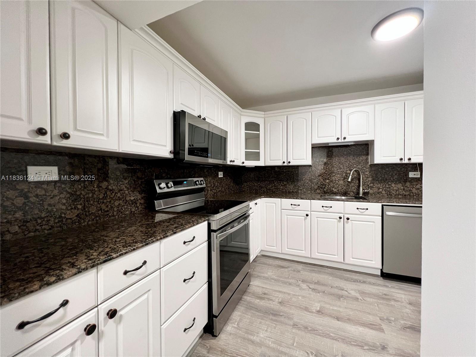 Excellent location right on the ocean, come enjoy the lifestyle Maison Grande condominium has to offer. Full service building with 24/7 security, valet, management on sight, convenience store, gym, (pool currently under repairs), billiard and card room, children’s playground, tiki huts, BBQ area, bicycle and paddle board storage. The unit has 1 bedroom and 2 full bathrooms, super spacious and bright and a nice ocean view from the balcony. Huge kitchen with a breakfast area with new stainless steel appliances, absolutely gorgeous new bathrooms, laminate floors throughout and new hurricane proof windows and balcony door. As per association a 700 credit score is required. Don’t miss it, call for a showing.
