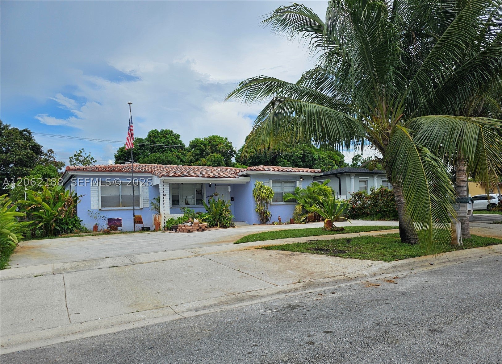 648 E 28th St, Hialeah FL 33013