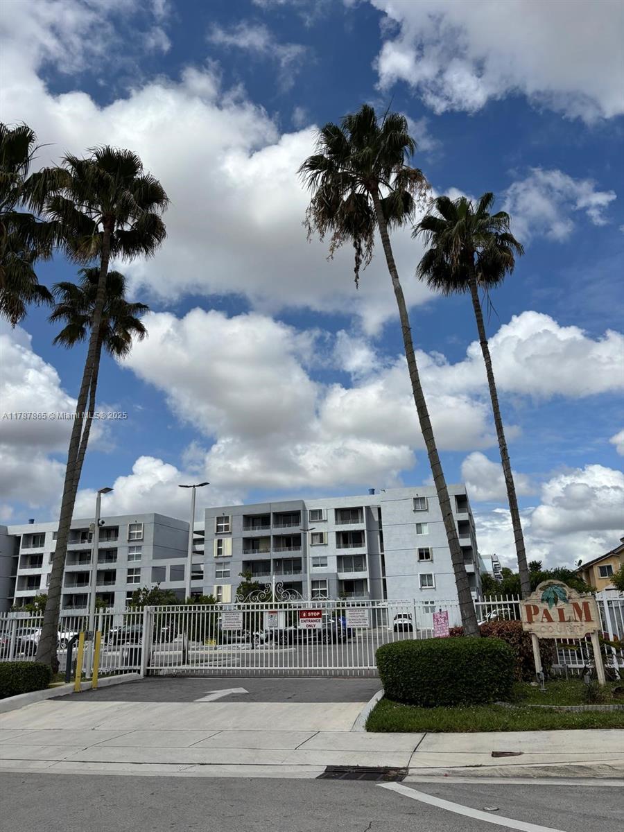 Rental Property at 8201 Nw 8th St 1-201, Miami, Broward County, Florida - Bedrooms: 1 
Bathrooms: 1  - $1,900 MO.
