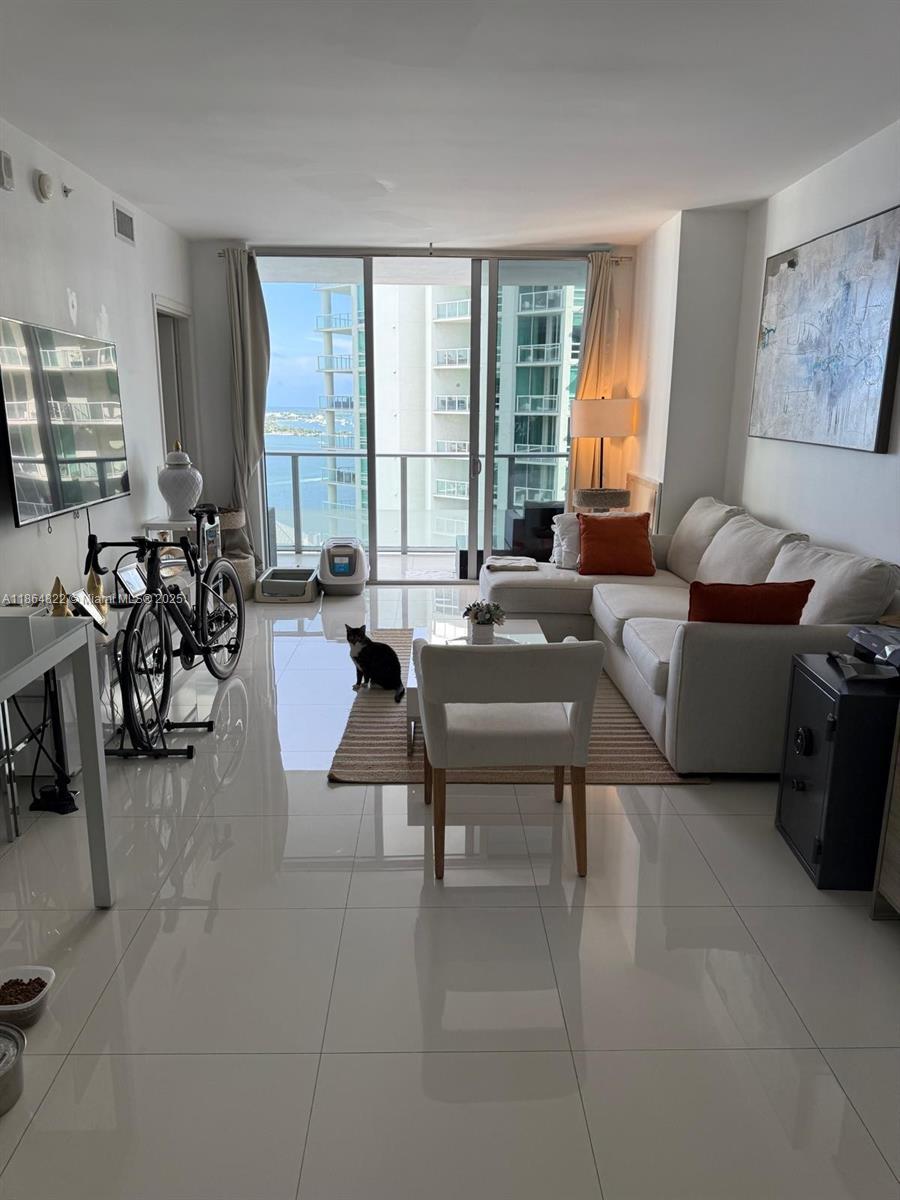 1300 Brickell Bay Dr 2305