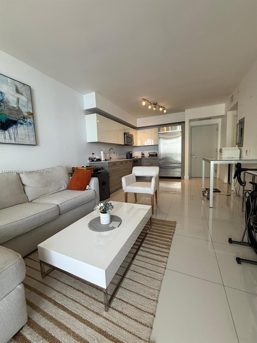 1300 Brickell Bay Dr 2305