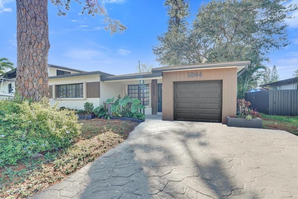 PEMBROKE PINES NO 2 - Residential