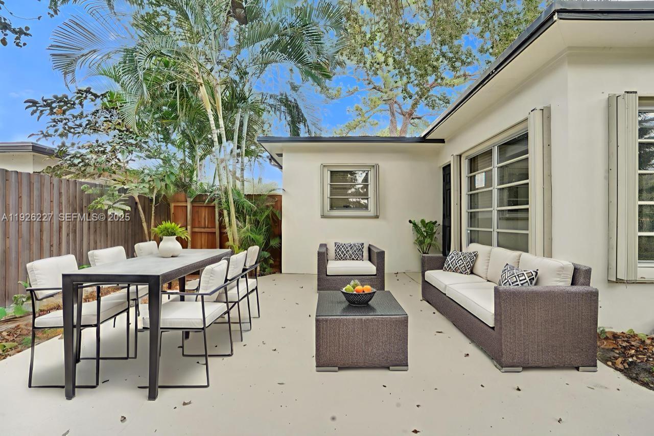 PEMBROKE PINES NO 2 - Residential