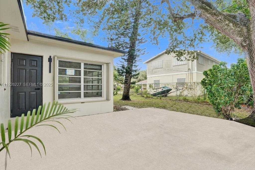 PEMBROKE PINES NO 2 - Residential