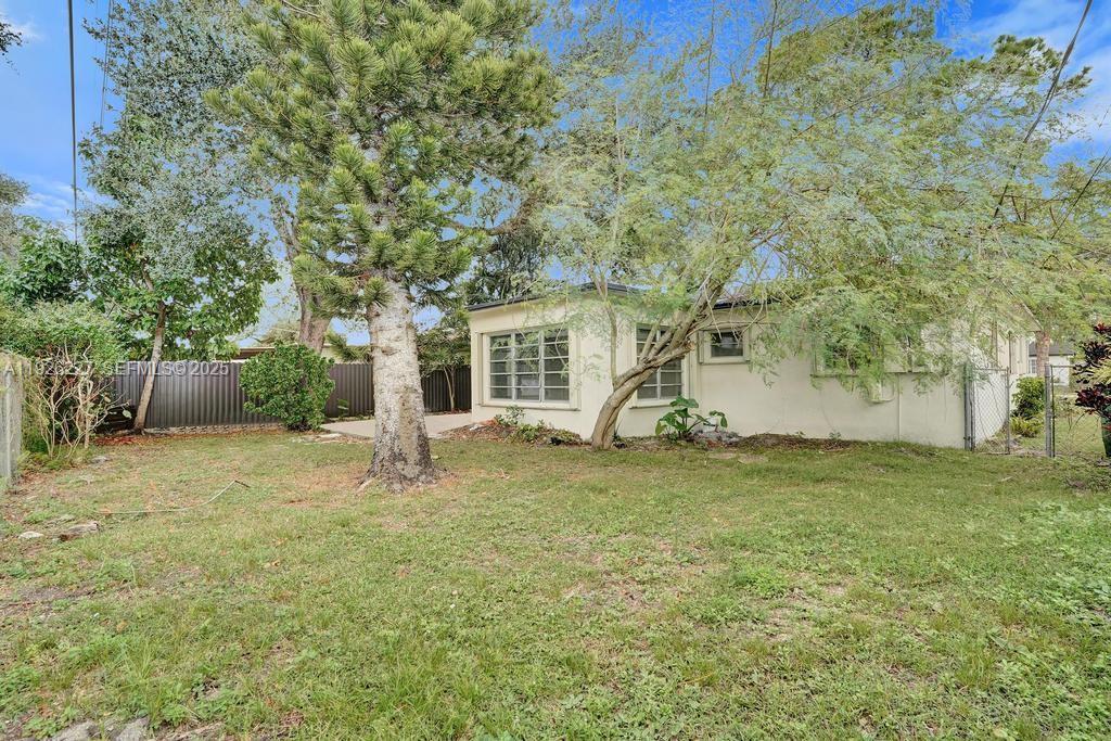 PEMBROKE PINES NO 2 - Residential