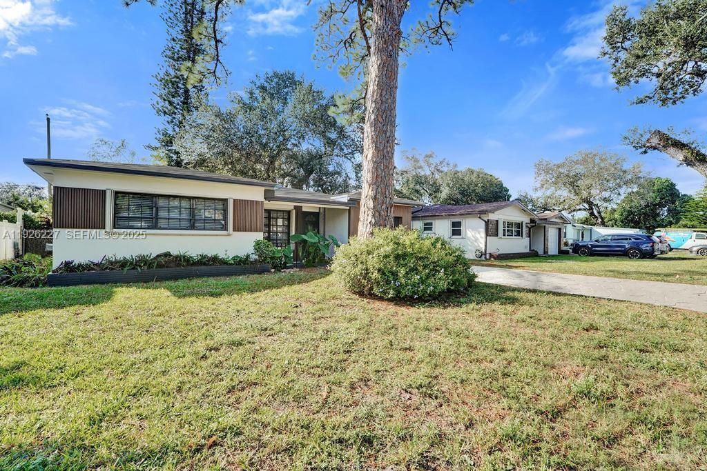 PEMBROKE PINES NO 2 - Residential