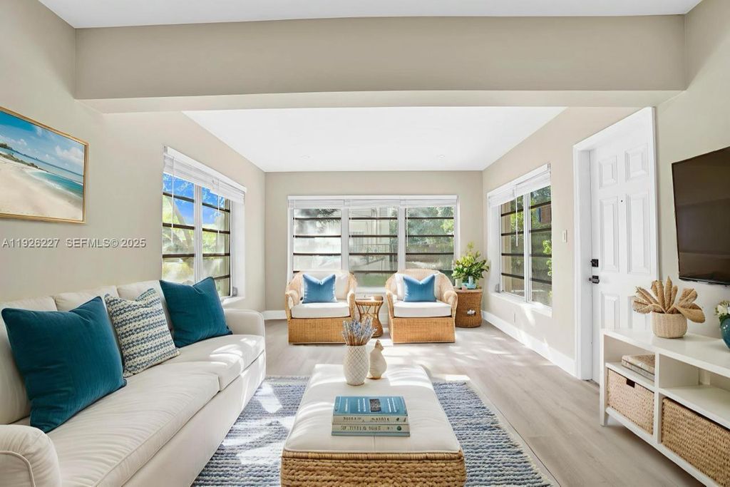 Photo of 6844 SW 12th St, Pembroke Pines, FL 33023 (MLS # A11926227)