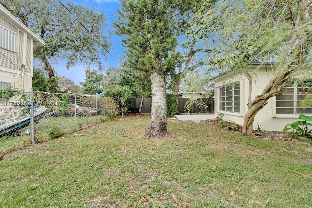 PEMBROKE PINES NO 2 - Residential