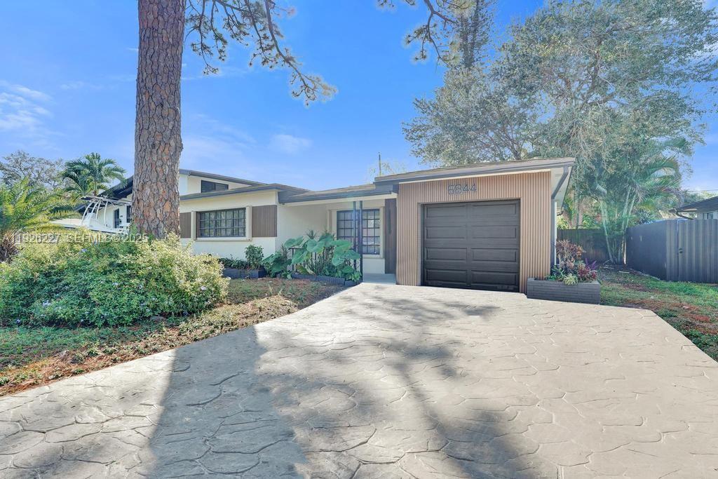 PEMBROKE PINES NO 2 - Residential