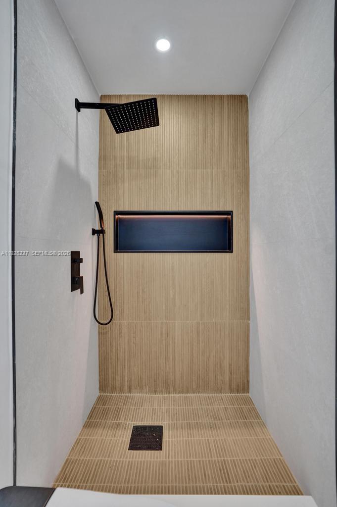 PEMBROKE PINES NO 2 - Residential