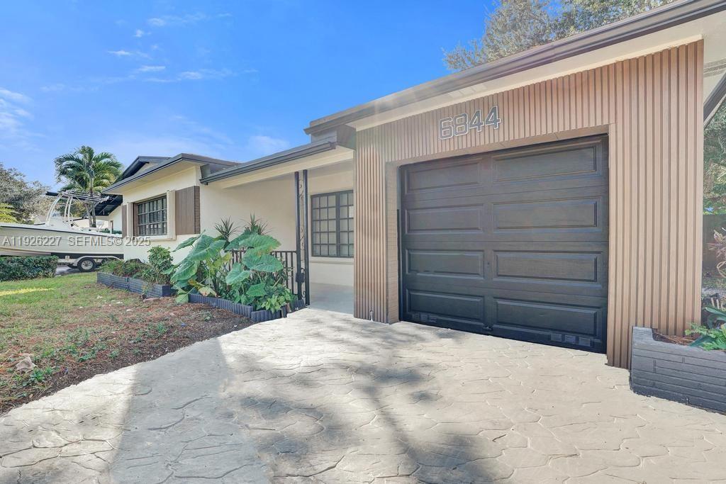 PEMBROKE PINES NO 2 - Residential