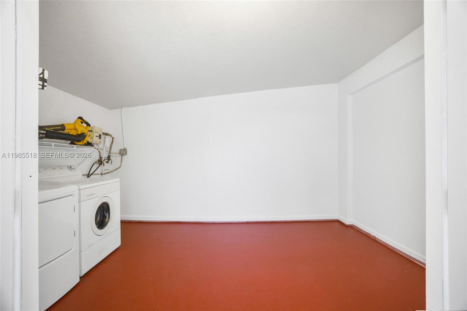 FLEETWOOD MANOR - Residential