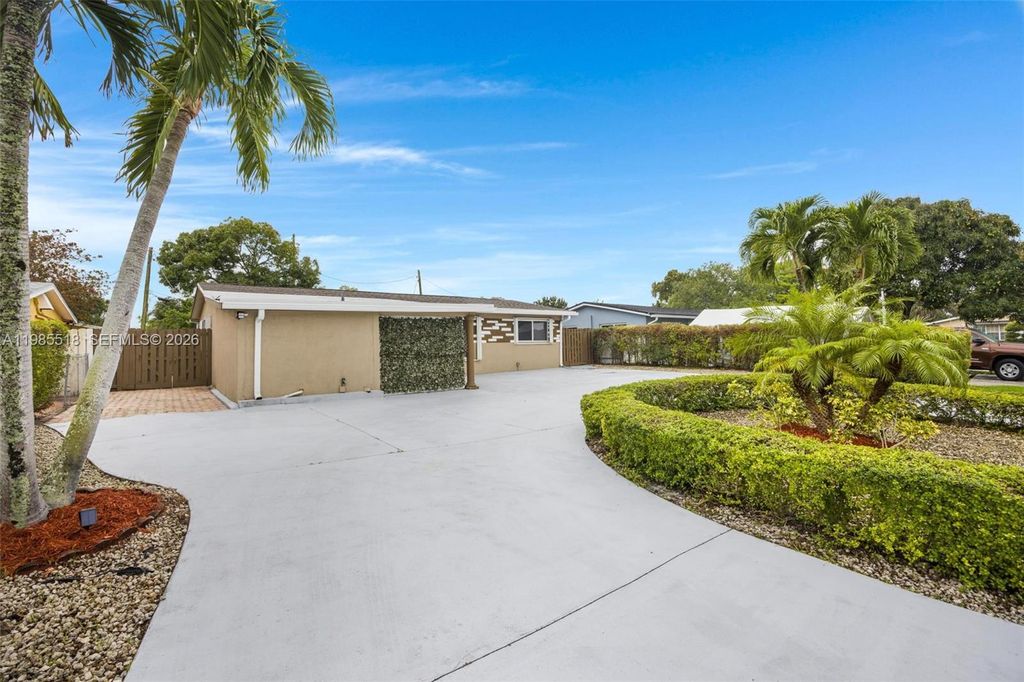 Photo of 6450 Mckinley St, Hollywood, FL 33024 (MLS # A11985518)