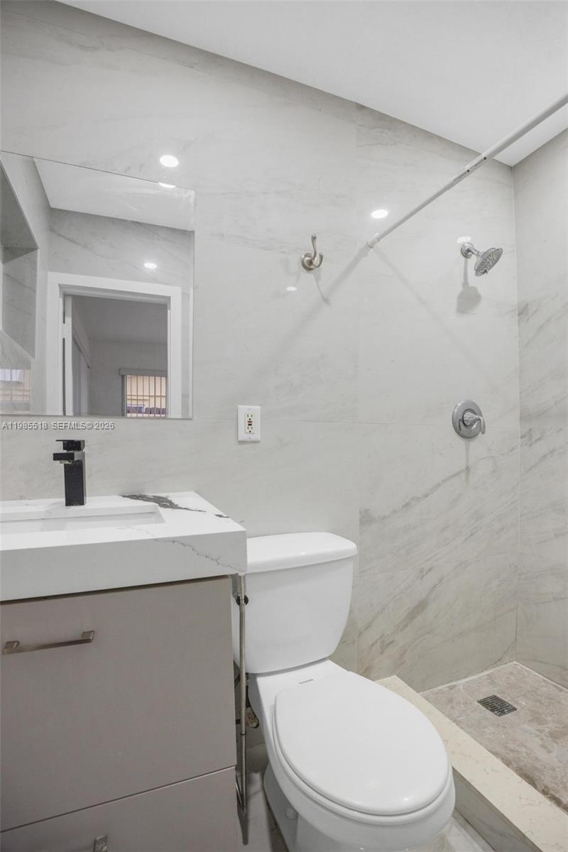 FLEETWOOD MANOR - Residential