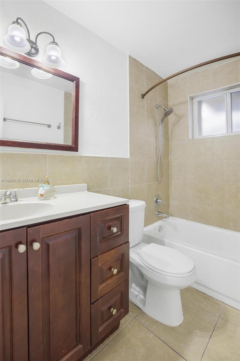 FLEETWOOD MANOR - Residential