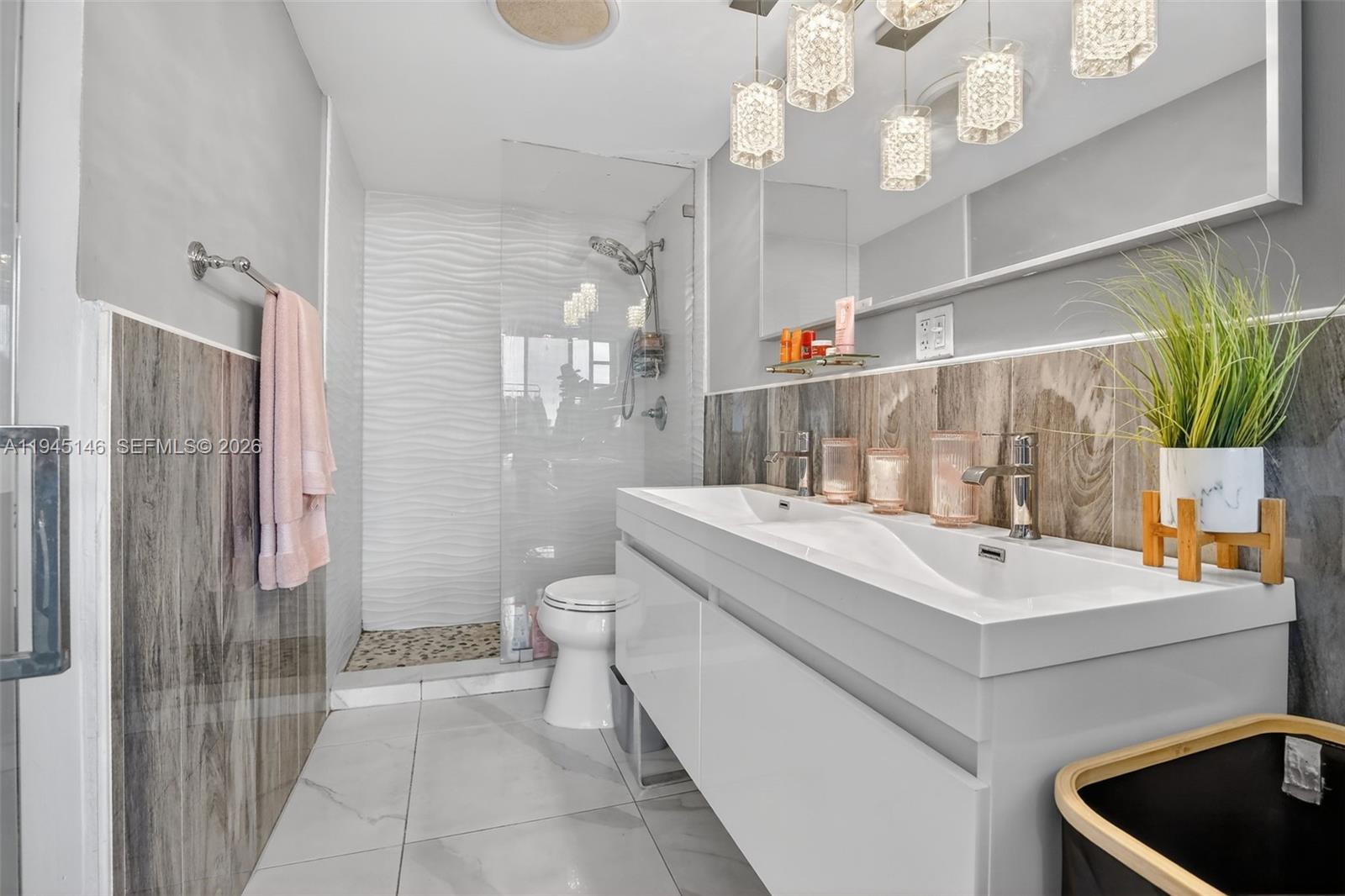 HOME TOWER CONDO - Residential