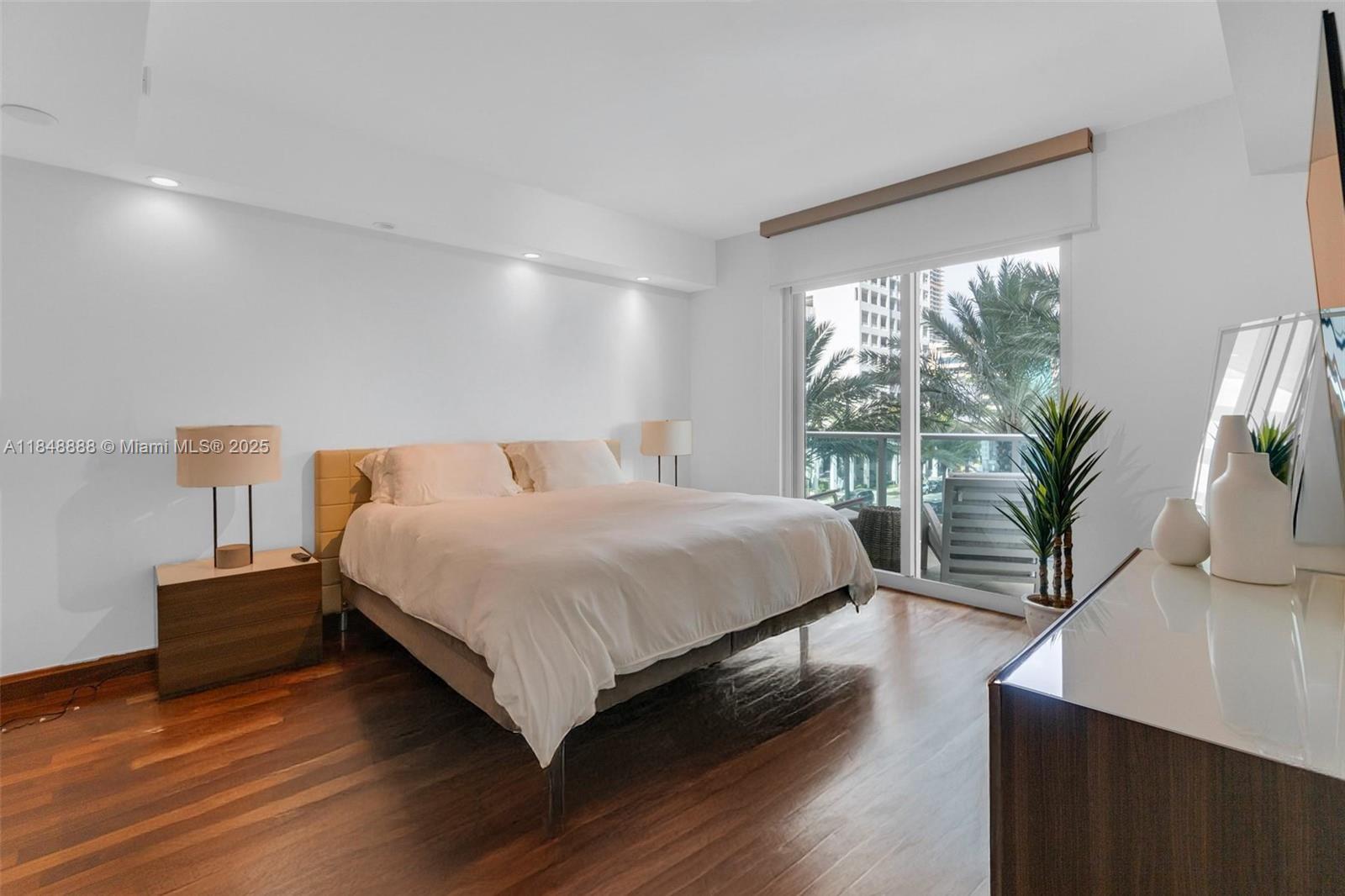 JADE RESIDENCES AT BRICKE - Residential