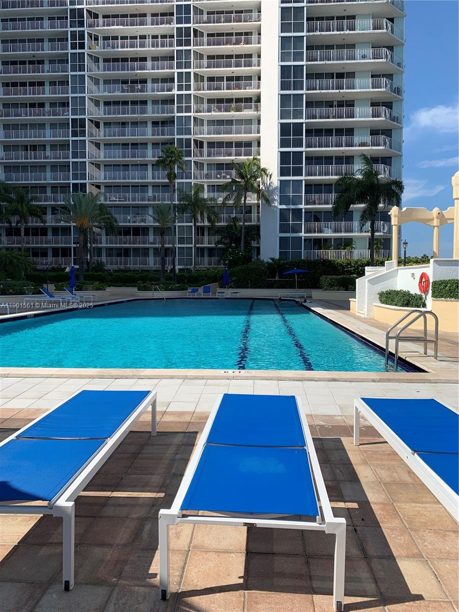 THE GRANDVIEW PALACE COND - Residential Lease