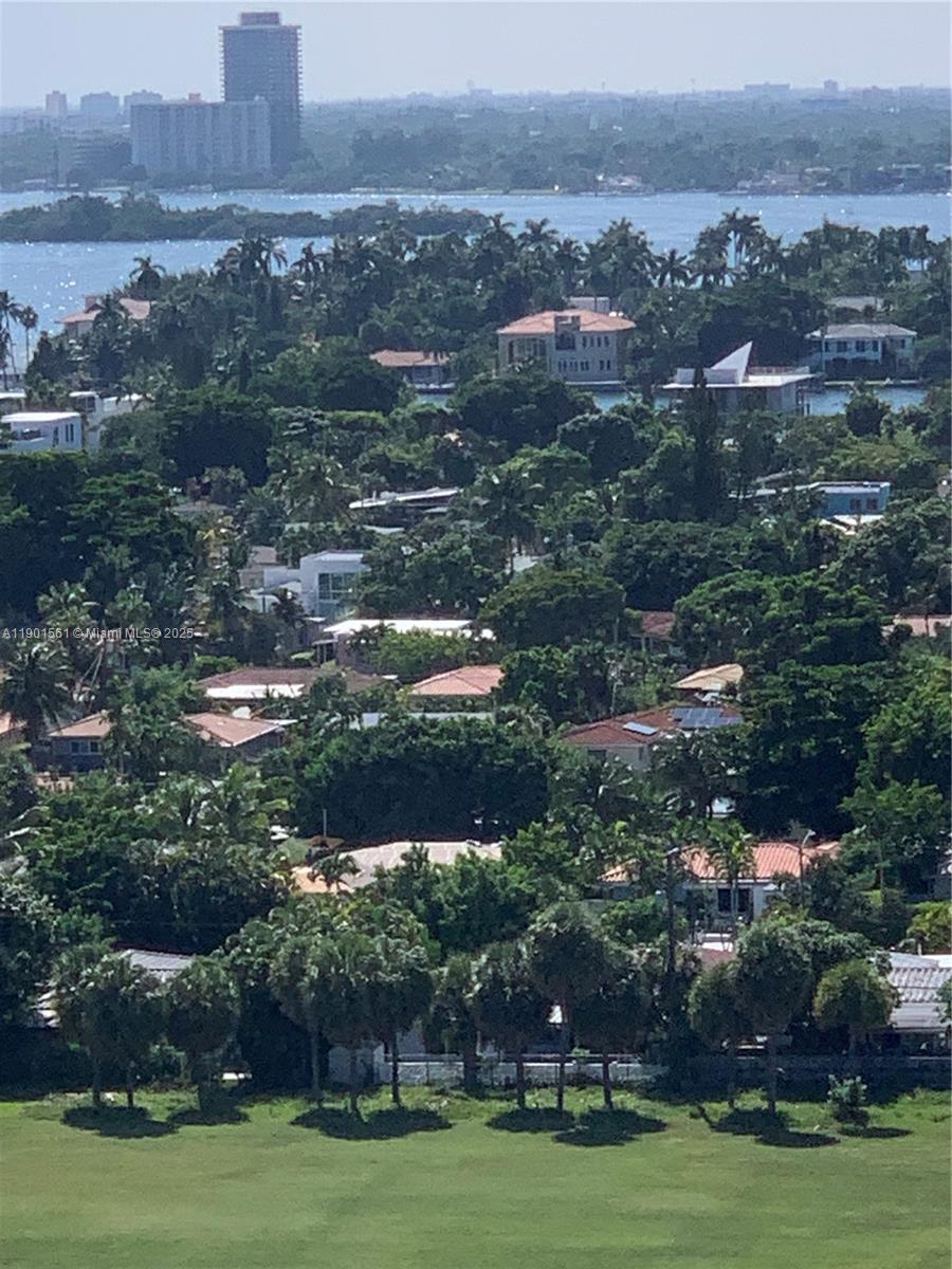 THE GRANDVIEW PALACE COND - Residential Lease