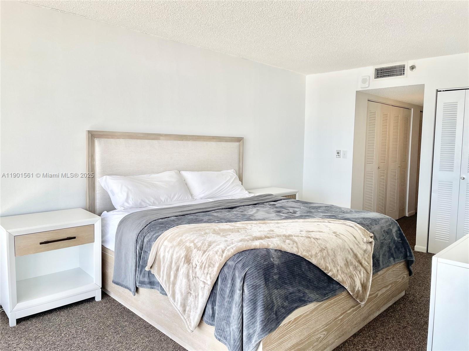 THE GRANDVIEW PALACE COND - Residential Lease