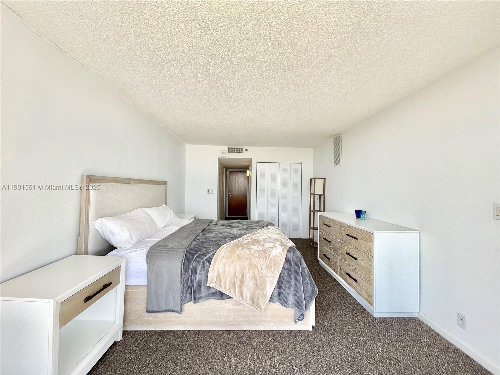 THE GRANDVIEW PALACE COND - Residential Lease