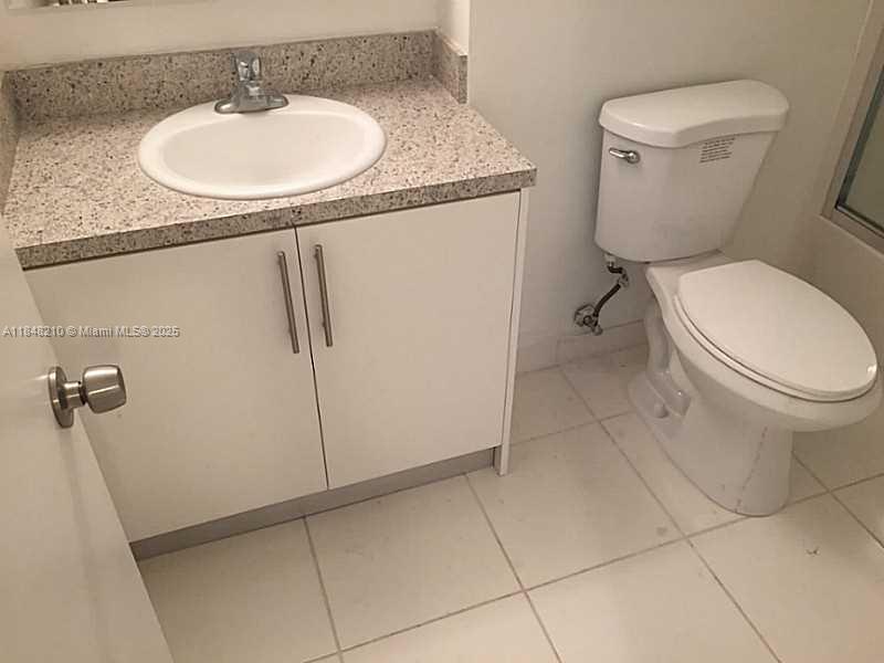 DADELAND PLACE CONDO - Residential Lease