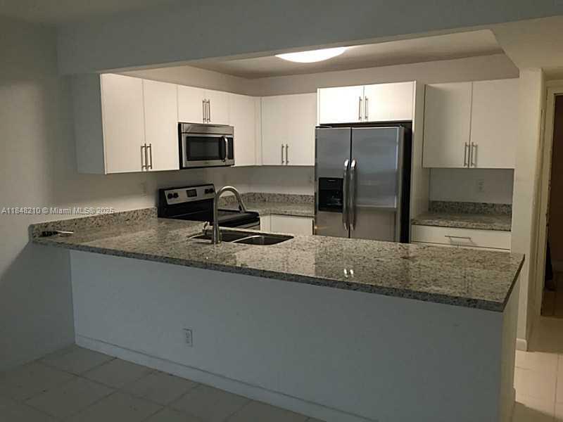 DADELAND PLACE CONDO - Residential Lease