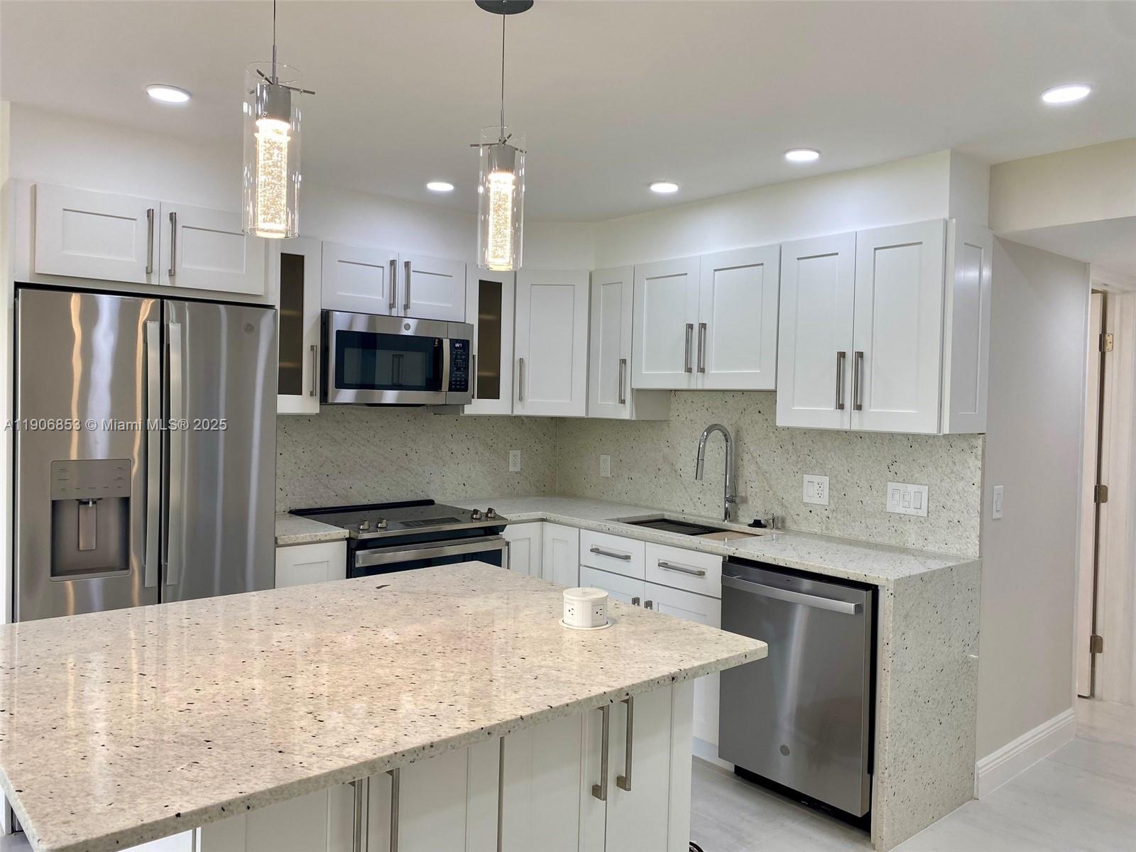 UPMINSTER E CONDO - Residential