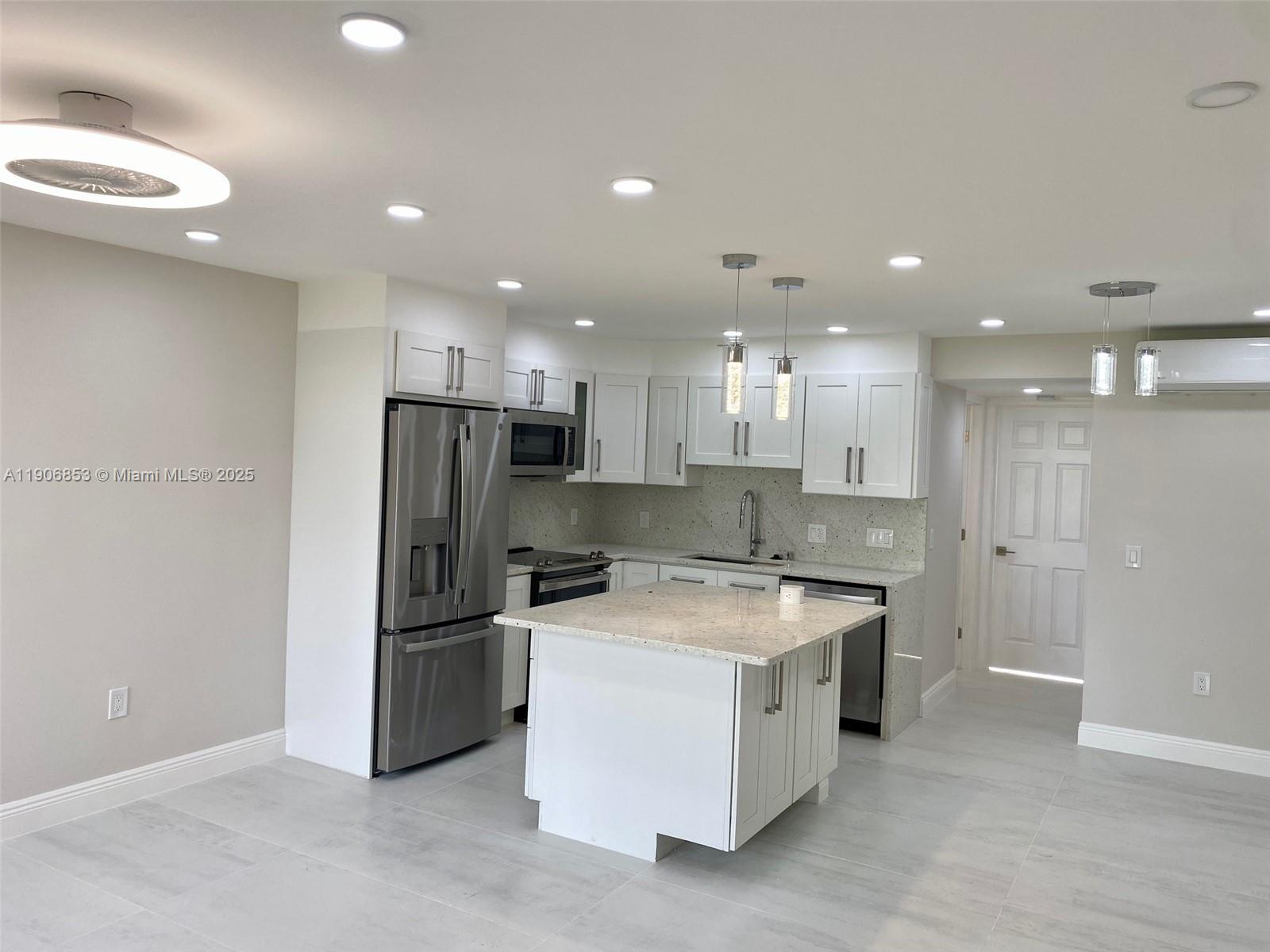 UPMINSTER E CONDO - Residential