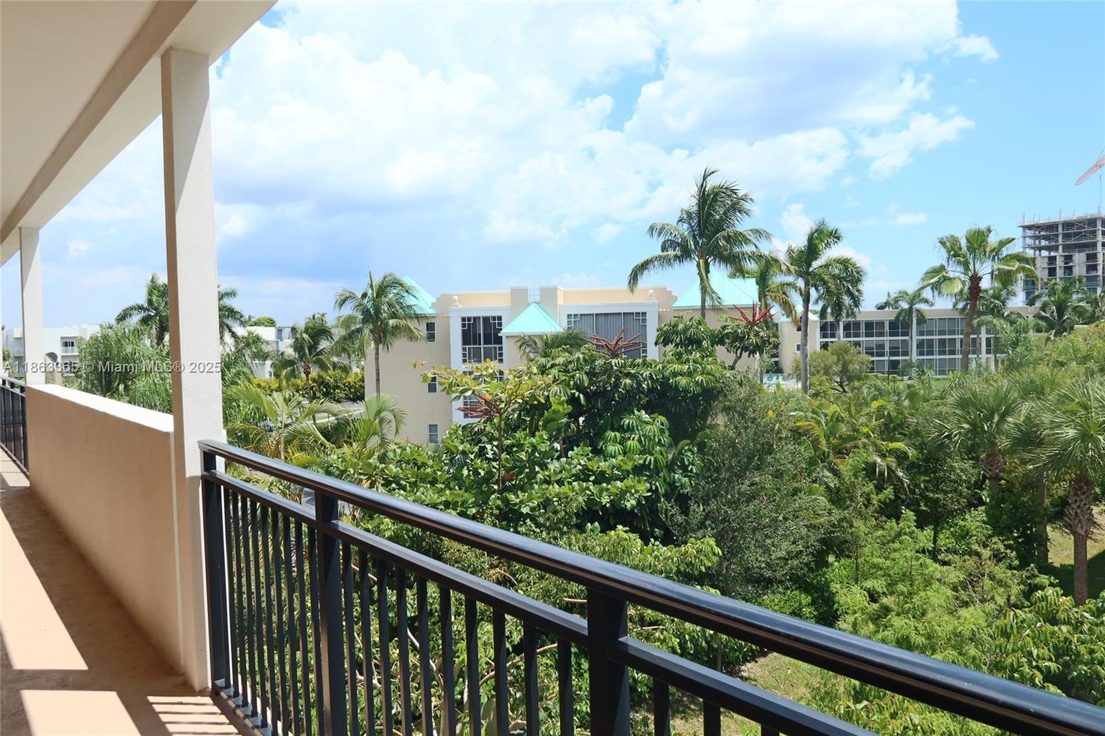 555 E Dania Beach Blvd 9