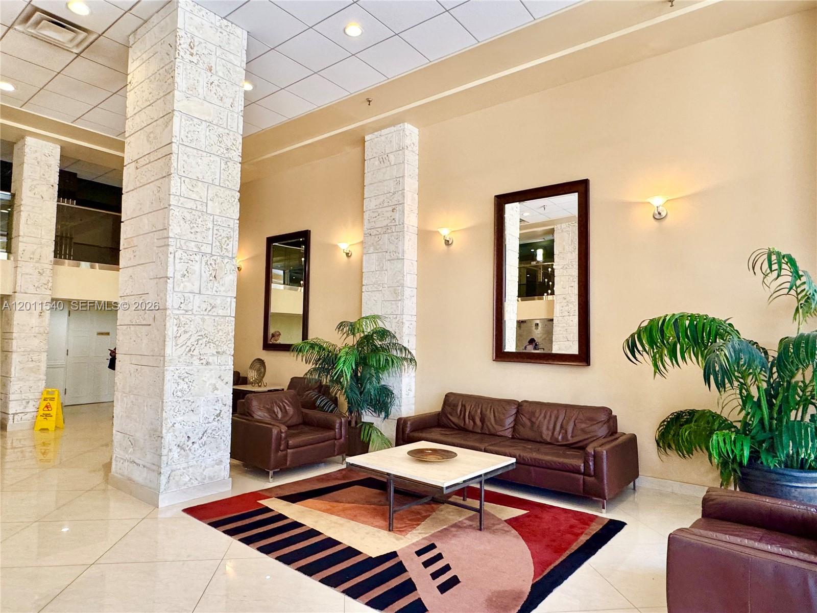 WINSTON TOWERS 700 CONDO - Residential