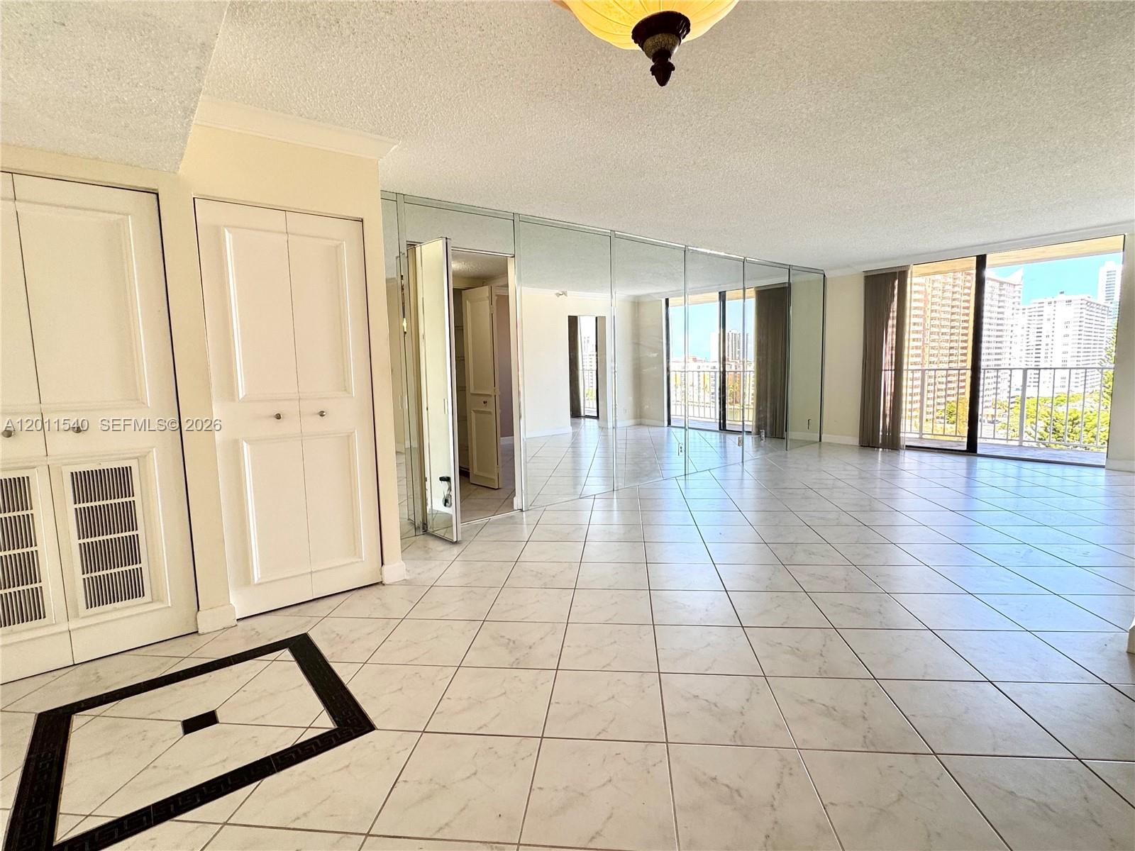 WINSTON TOWERS 700 CONDO - Residential