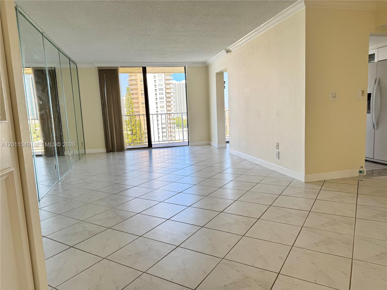 WINSTON TOWERS 700 CONDO - Residential