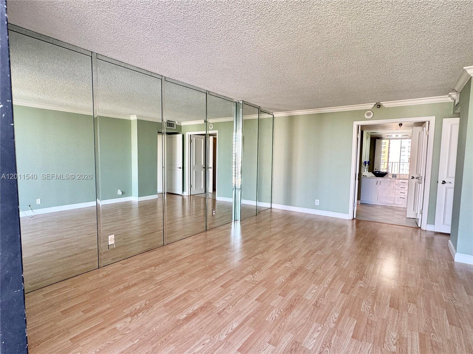 WINSTON TOWERS 700 CONDO - Residential