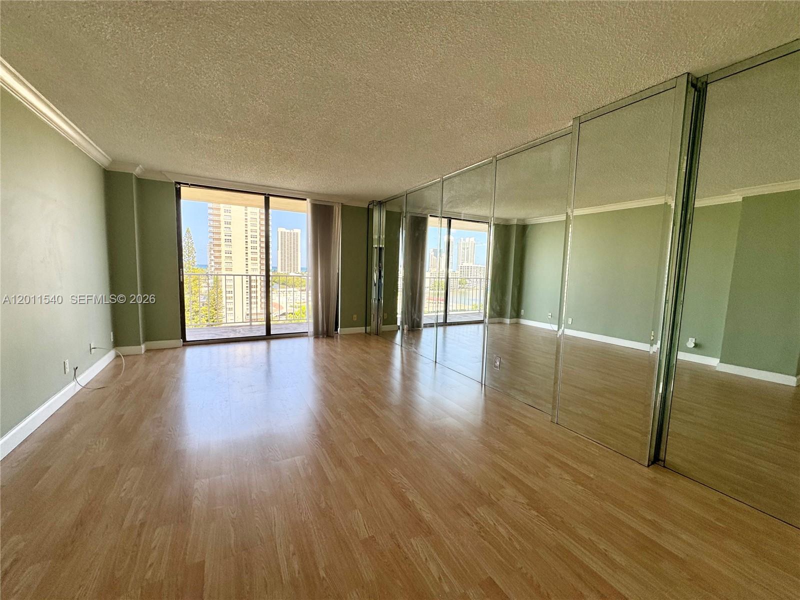 WINSTON TOWERS 700 CONDO - Residential