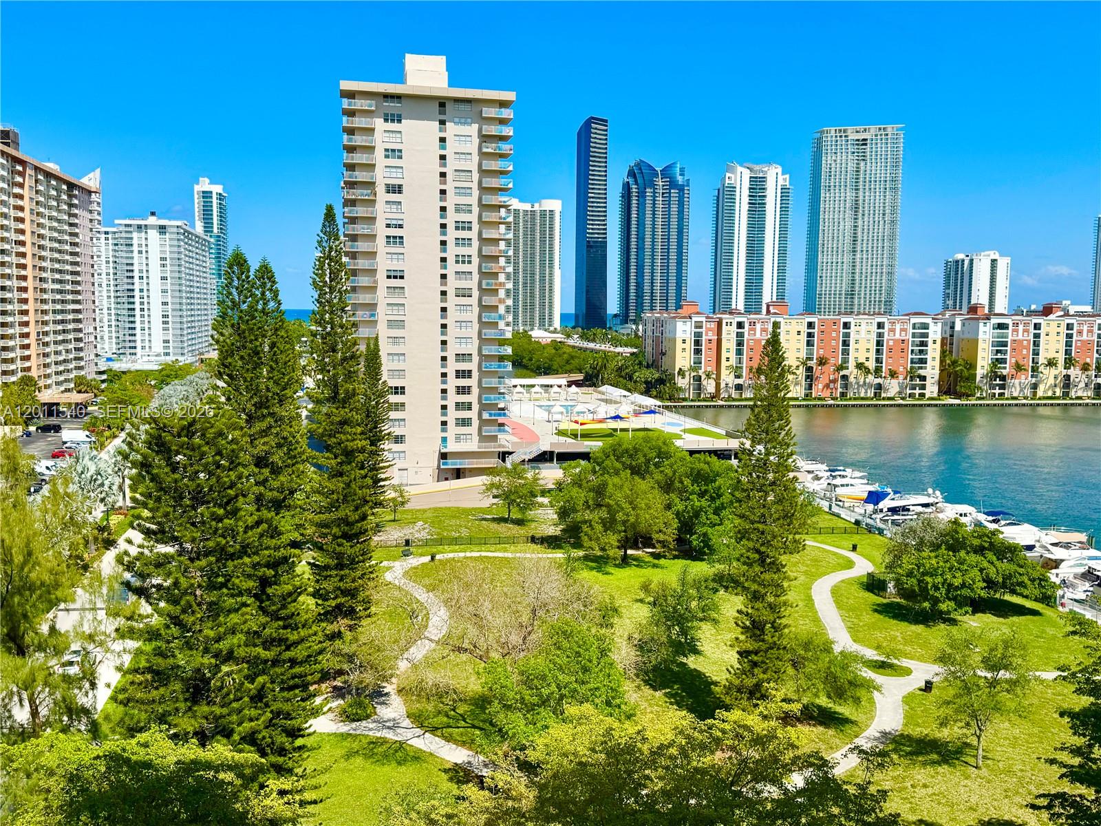 WINSTON TOWERS 700 CONDO - Residential
