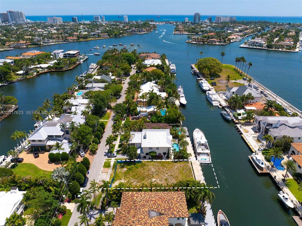 Photo of 1776 SE 9th St, Fort Lauderdale, FL 33316 (MLS # A12017623)