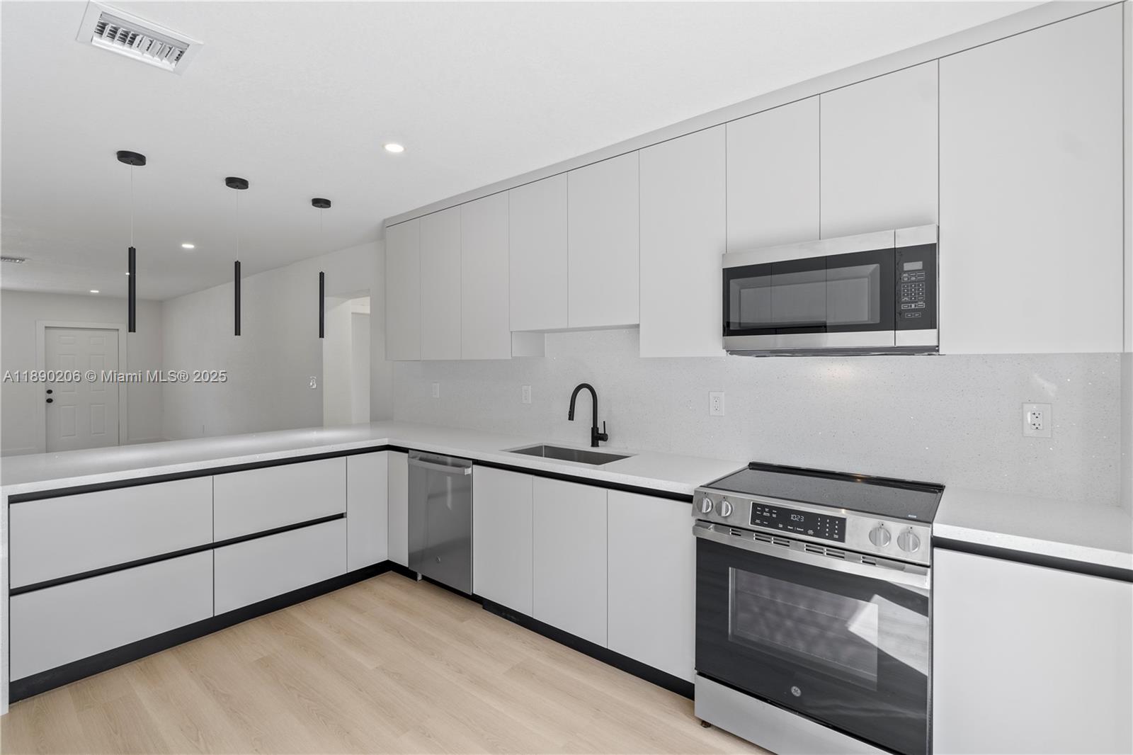 4TH AVE EXTENSION TO HIAL - Residential