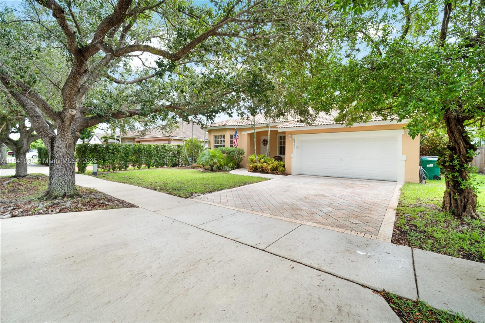 14691 SW 159th Ct, Miami, FL, 33196/$679,900 2 14691 SW 159th Ct