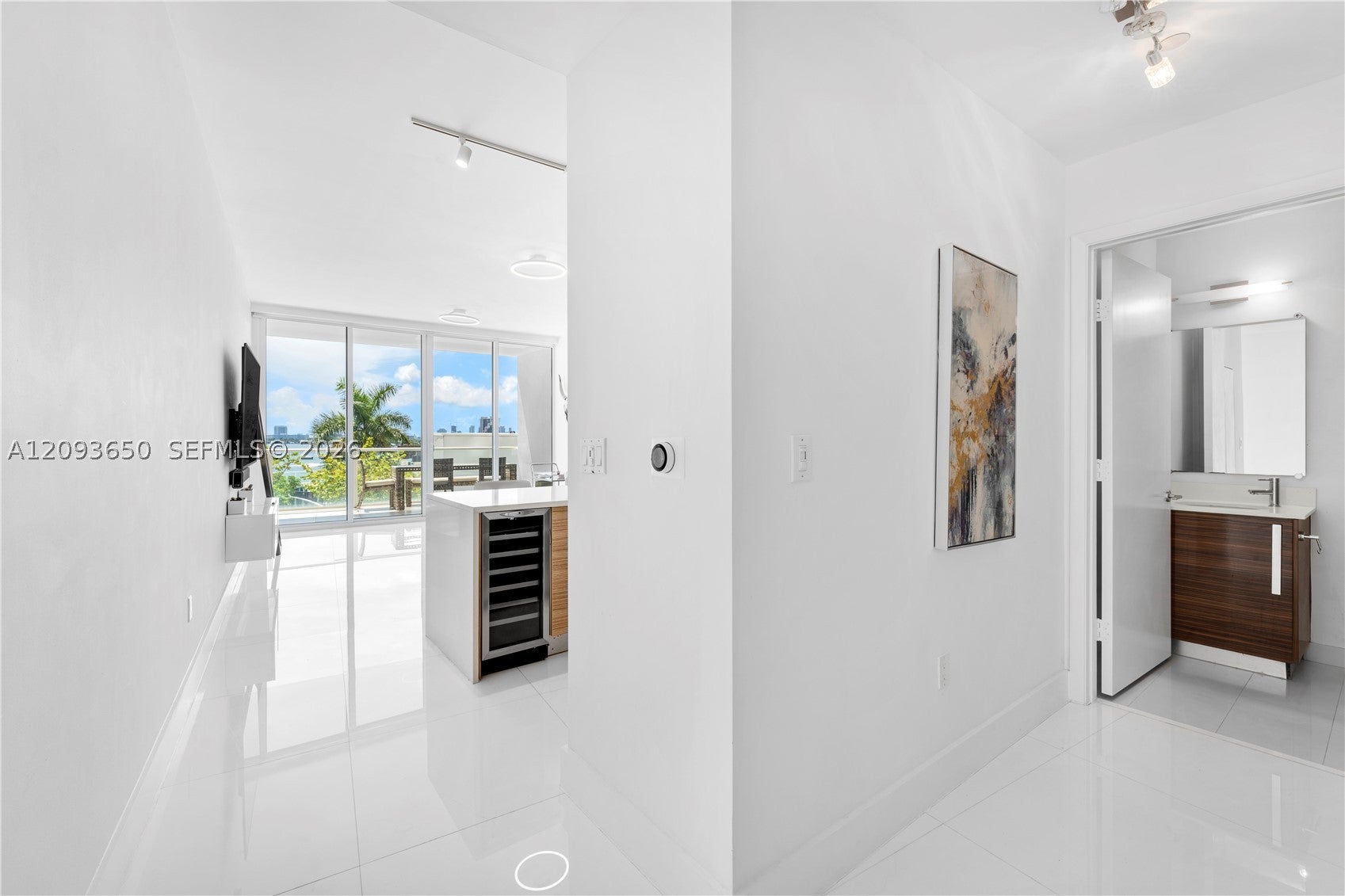 2020 N Bayshore Dr 608