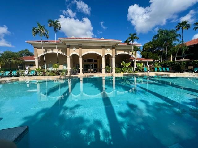 Location Location!! Across from Pembroke Pines Mall, minutes to the Florida turnpike, I-75, restaurants, and FIU and Broward community college. Largest 2/2 Model Unit is located on the first floor steps from the GYM & Pool.
Washer and dryer inside the unit. Walking closet, Resort style gated community. Building#4