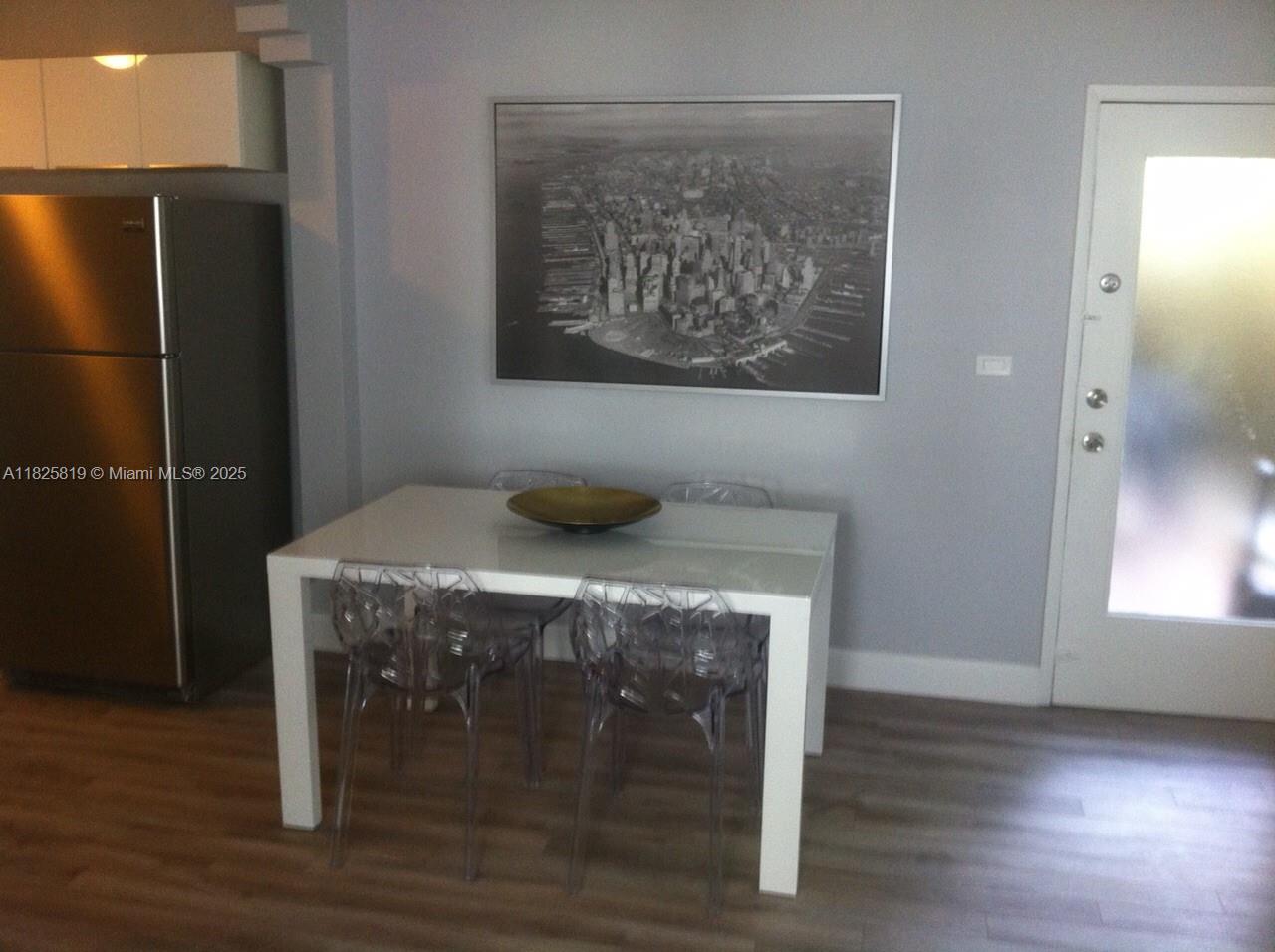 THE LESLIE CONDO - Residential