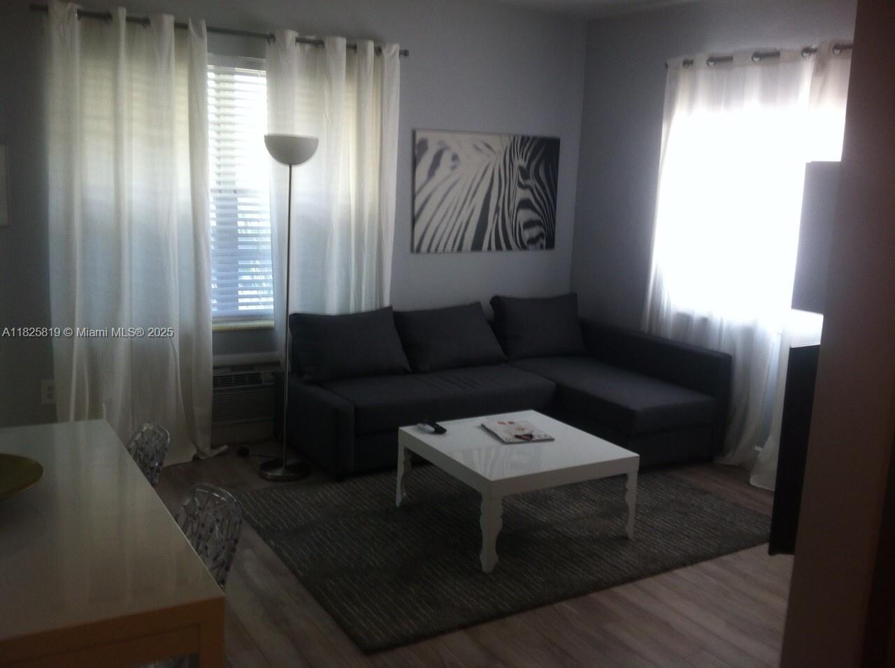 THE LESLIE CONDO - Residential