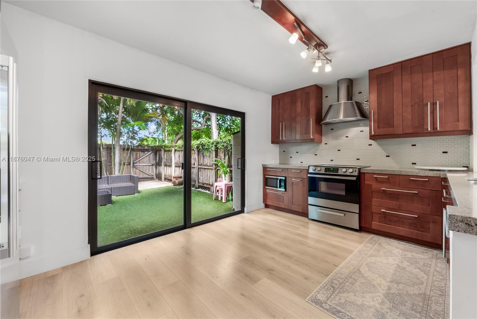 DADELAND COVE SEC 2 - Residential