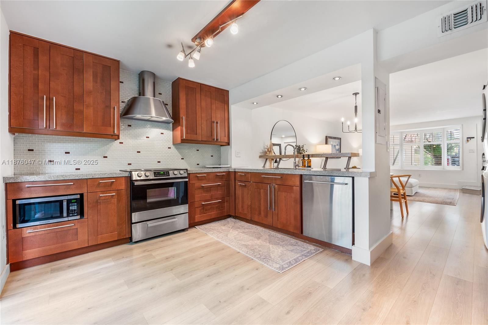 DADELAND COVE SEC 2 - Residential