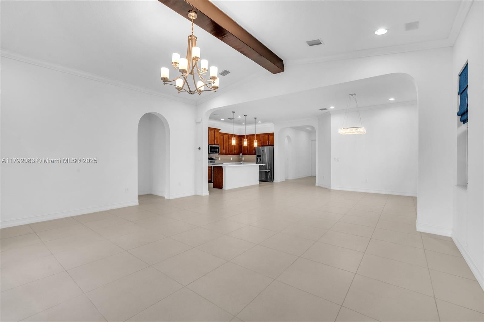 PEMBROKE LAKES SOUTH - Residential