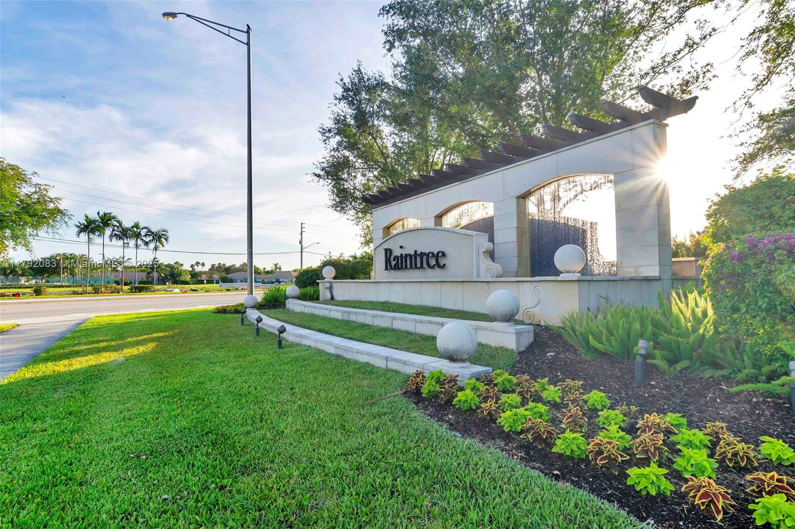 PEMBROKE LAKES SOUTH - Residential